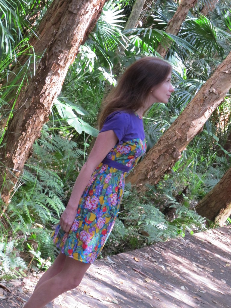 Colette Macaron - side view