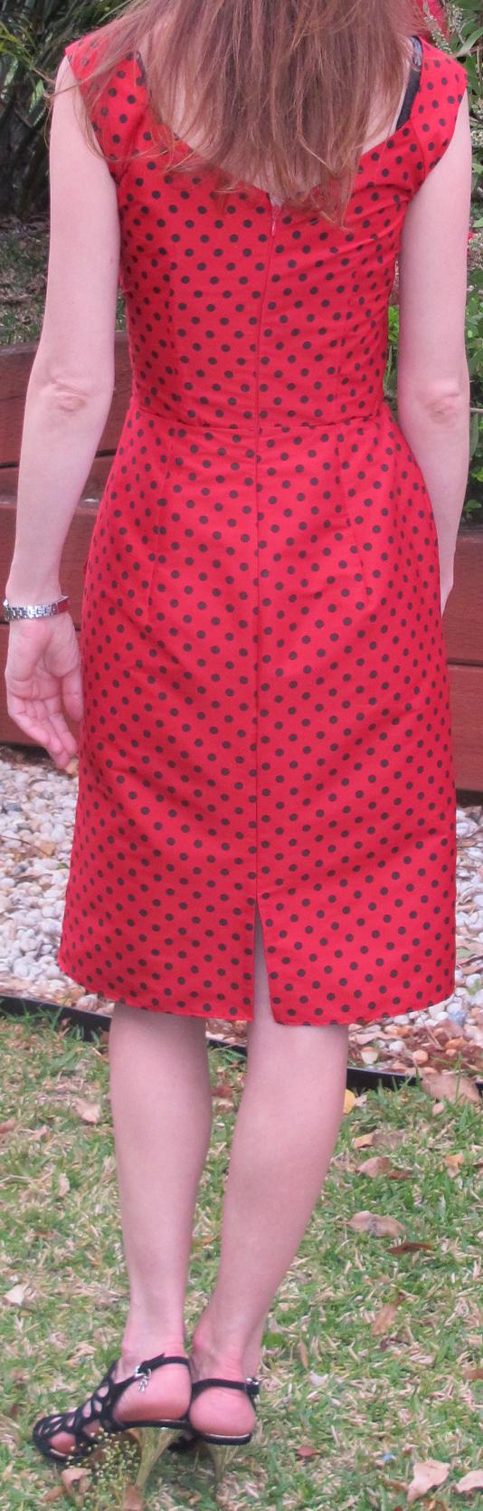 Butterick 5814 - back - whoops bra strap Butterick 5814 - back - whoops bra strap