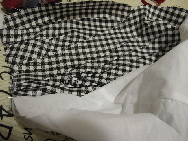 The craziness going on inside the bodice!