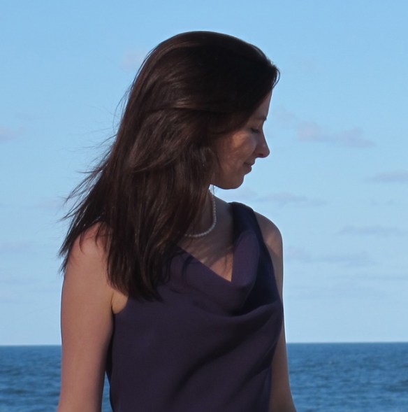 Vogue 1351 - the neckline