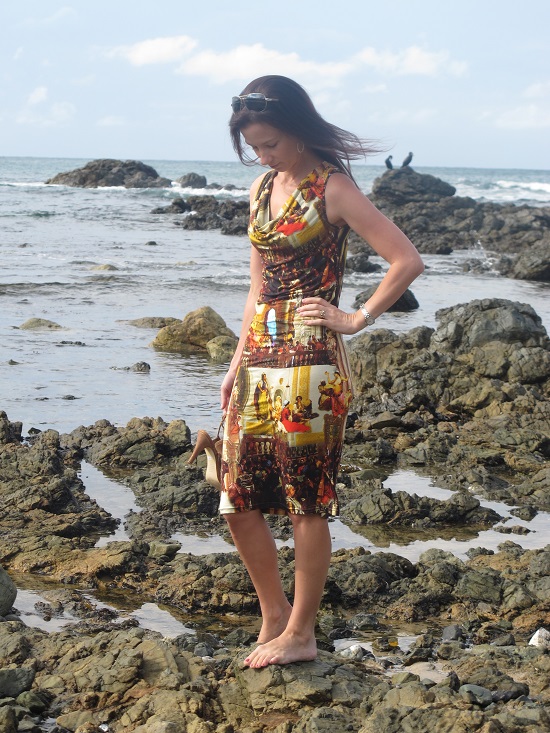 Wedding Crasher alert - and she's got no shoes on!