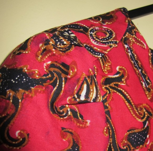 Shoulder and sleeve detail