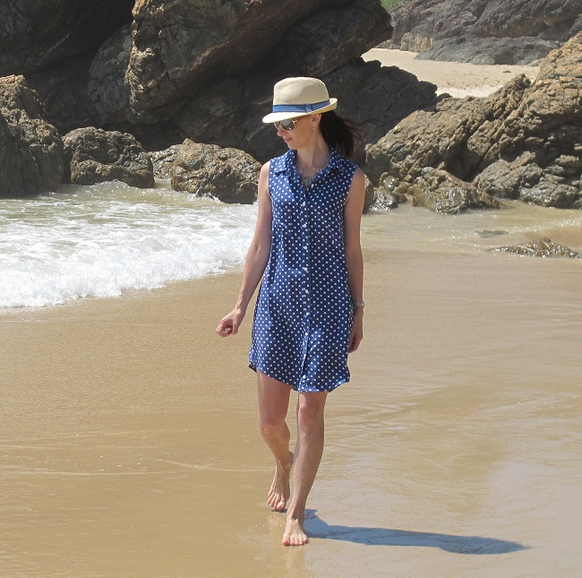 Front view, this is very 'my lifestyle', simple, loosely fitted and casual.