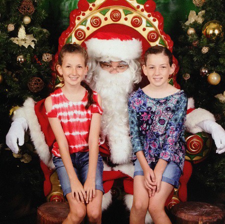 Giselle is on the right wearing Simplicity 1463