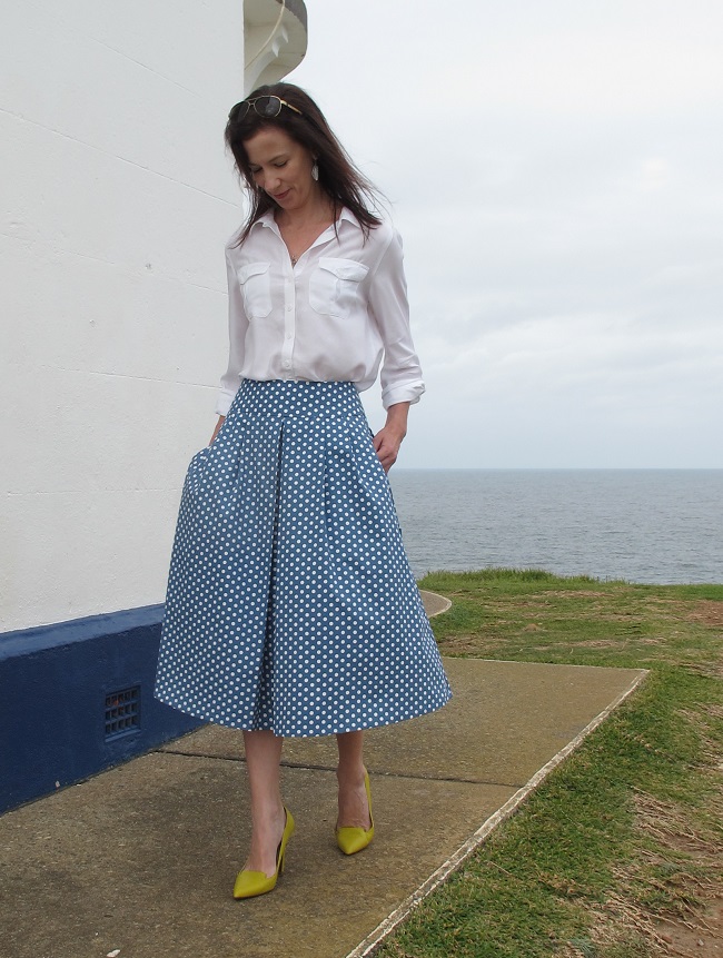 Mood Fabrics, Stretch denim twill. Vogue 9090, sewn by Sew Busy Lizzy