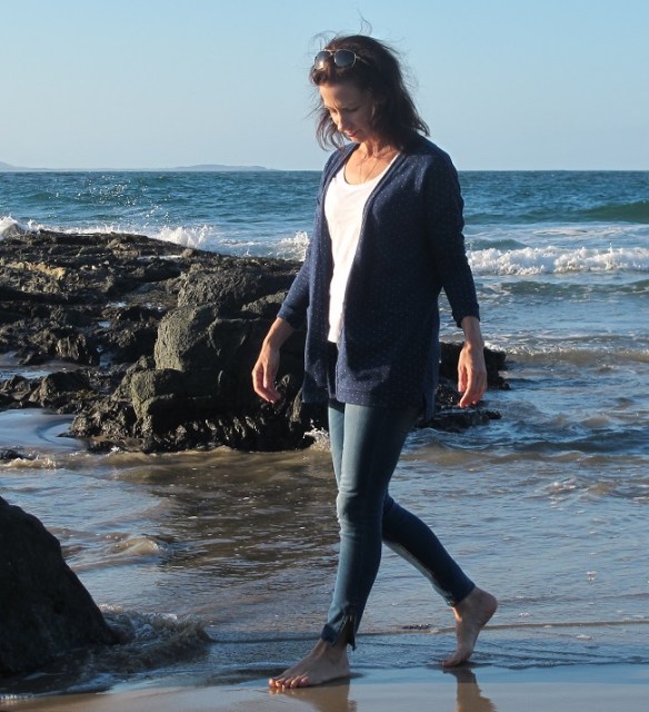 Driftless Cardigan - Grainline Studios. Back view.