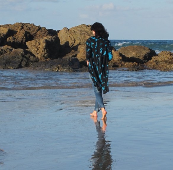 Megan Cardigan - Tessuti. Back View