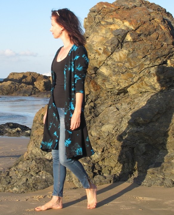 Megan Cardigan - Tessuti. Side View