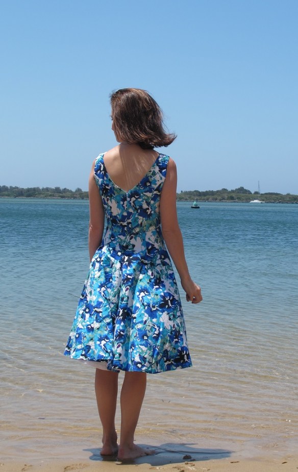 I love the back view of this dress. LOVE IT,