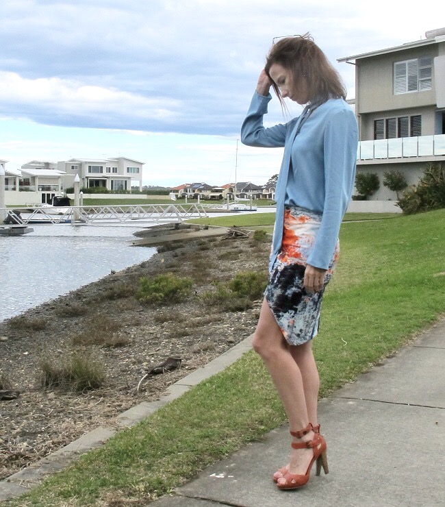 Vogue 9202 - side view