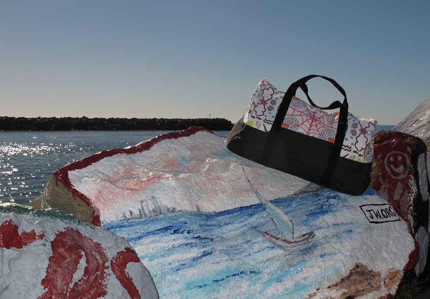 Grainline Portside Duffle, fabric printed by Spoonflower and designed by Giselle Brennan