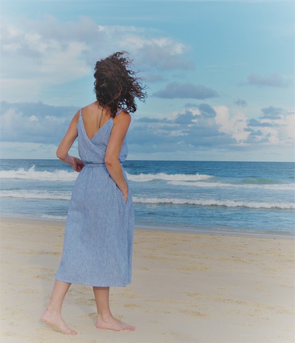 With the crossover at the back. Vintage McCalls 6587, printed in 1979.