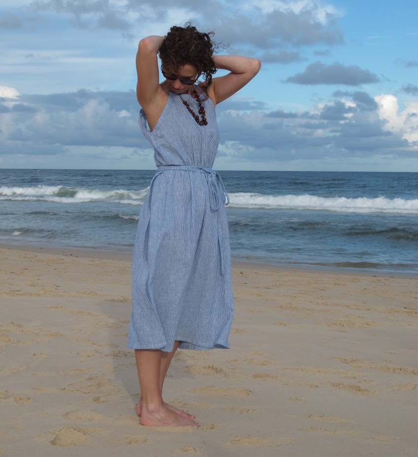 vintage McCalls 6587, printed in 1979. Square neck.